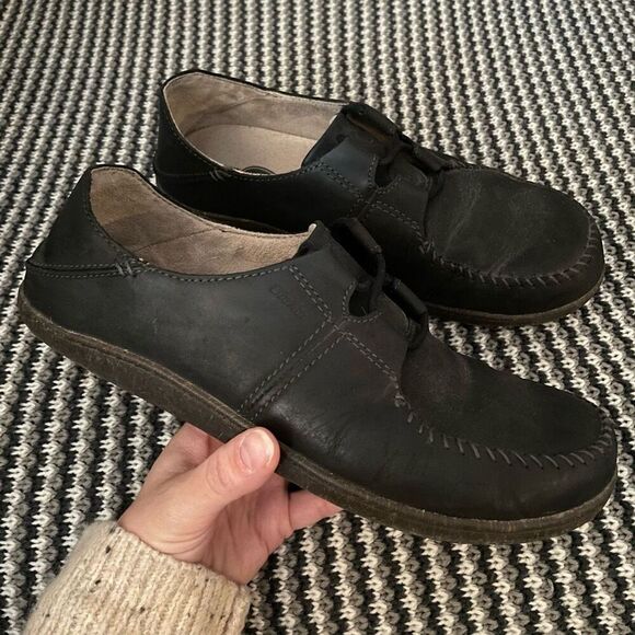OluKai Honua black leather shoe men’s size 8, women’s 11 - Picture 1 of 11